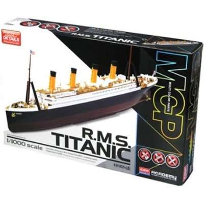 Academy RMS Titanic Model Kit (1:1000)