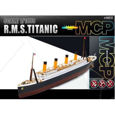 Academy RMS Titanic Model Kit (1:1000)