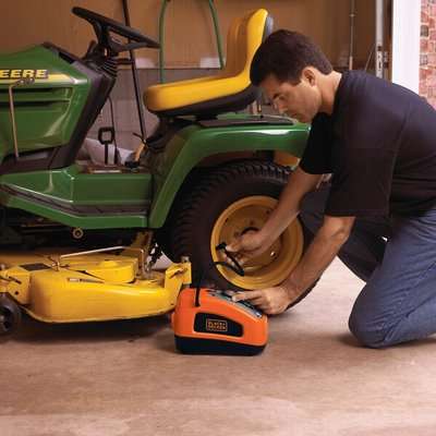 Black & Decker AC/DC Multi Purpose Air Station (160 PSI)