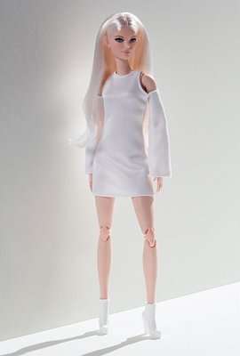 Barbie Signature Looks Poseable Tall Doll - Victoria (Blonde)