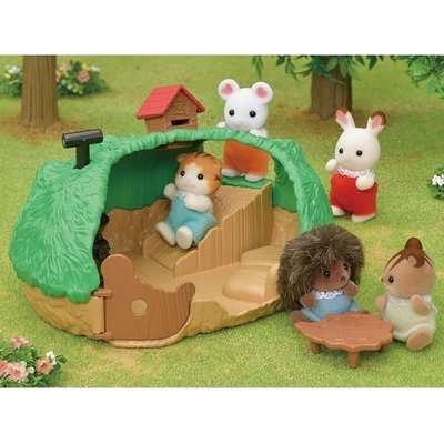 Sylvanian Families Baby Hedgehog Hideout