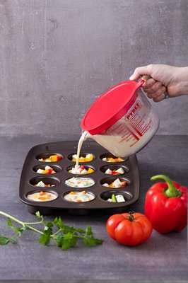 Pyrex Classic Measuring Jug with Lid (1L)