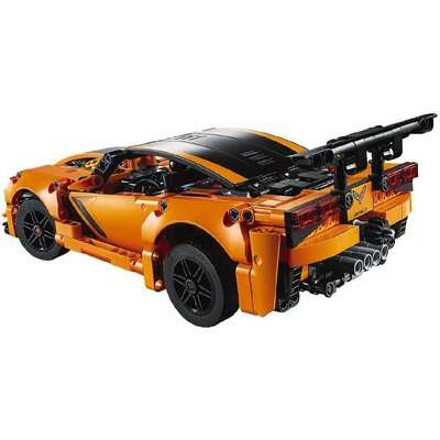LEGO Technic 2-in-1 Chevrolet Corvette ZR1 (579 Pieces)
