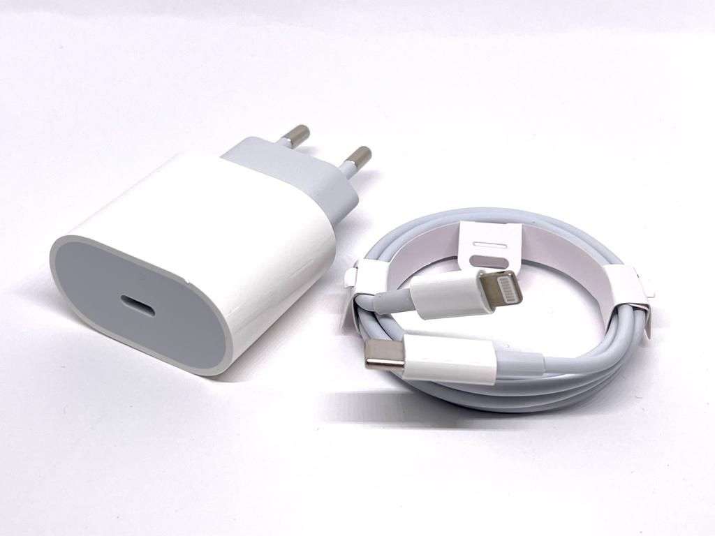 25 Watt Type C to Lightning Iphone Charger