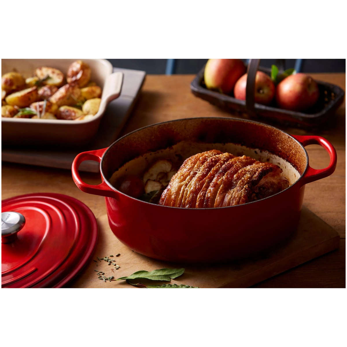 26cm Multi-Functional Round Cast Iron Casserole Pot With Lid - Red