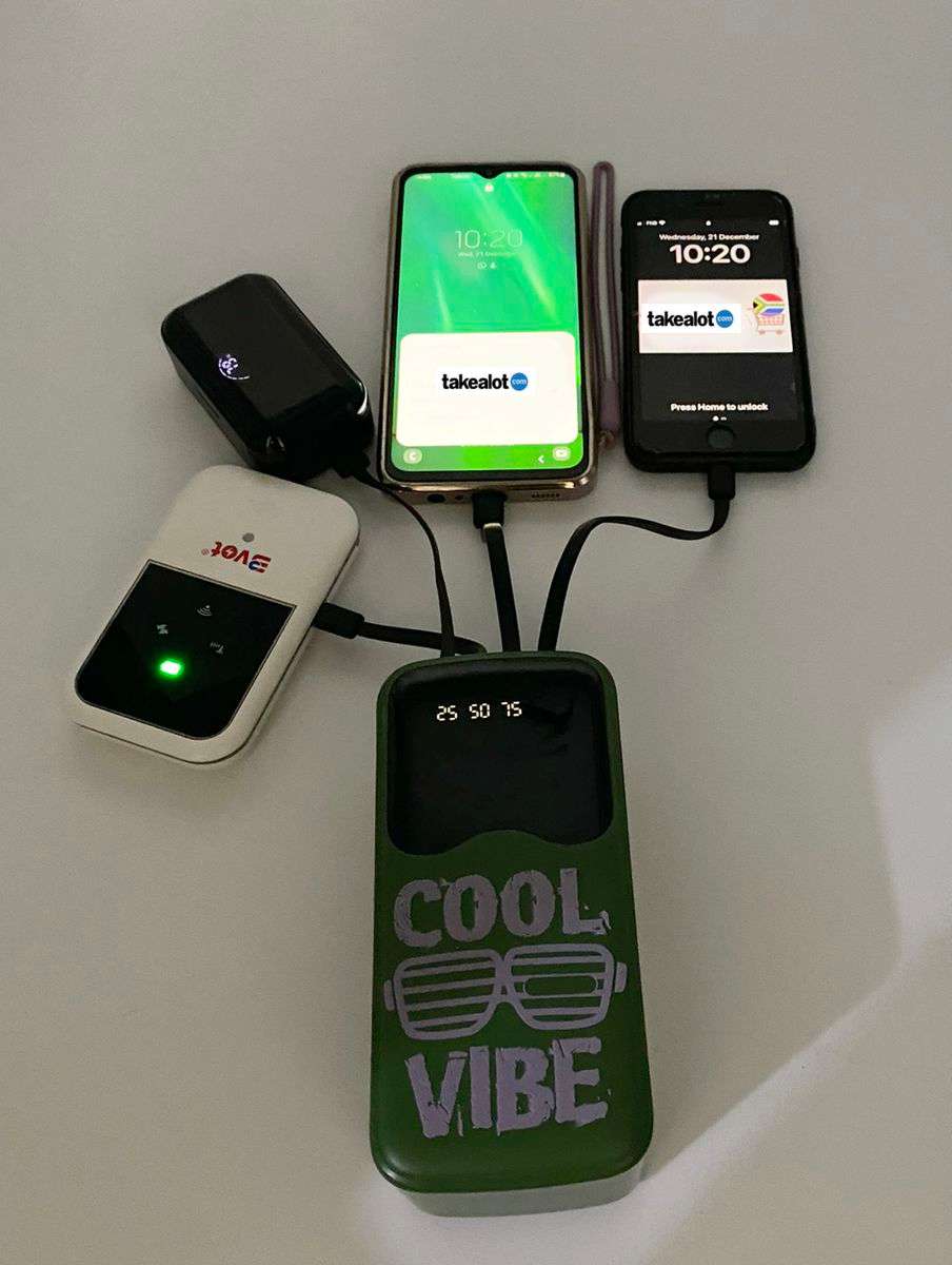 60000mAh 4 In 1 Fast Charging Power Bank With Built In Flash Light