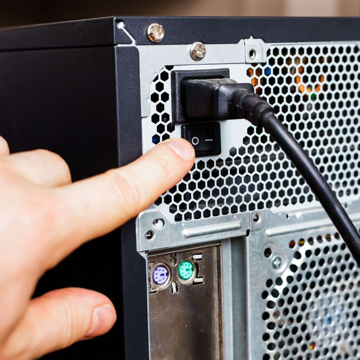 1.5 Meter PC or HDTV Power Cable 3-Pin SA Electrical Plug to Kettle Cord. Pc Monitor  and ups use