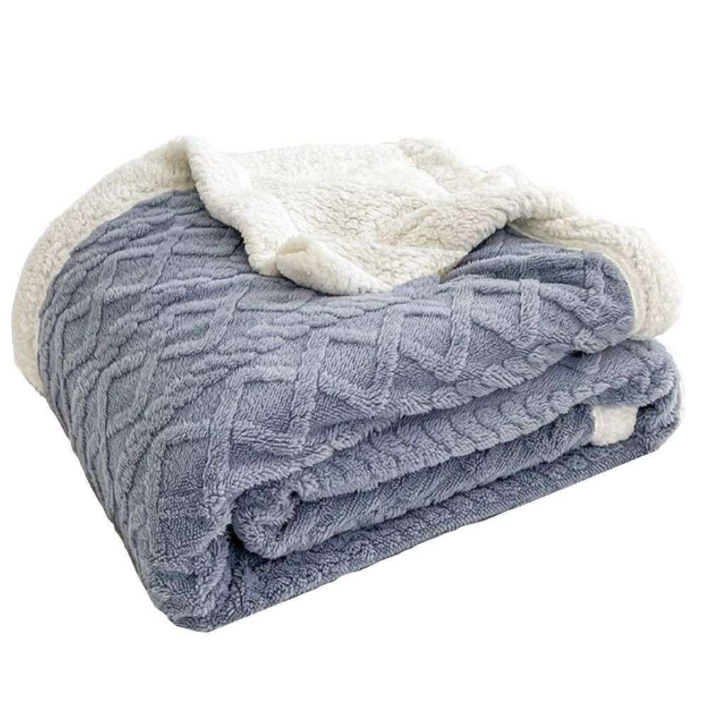 Polyester Geometric Fleece Blanket (all season) - Blue