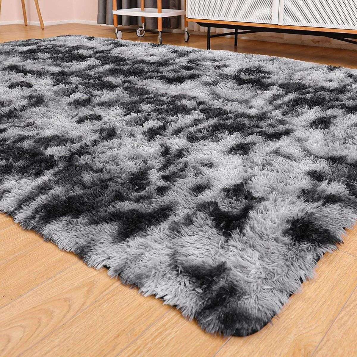 Light fluffy shaggy Rug/Carpet - Black and Grey(Display item)