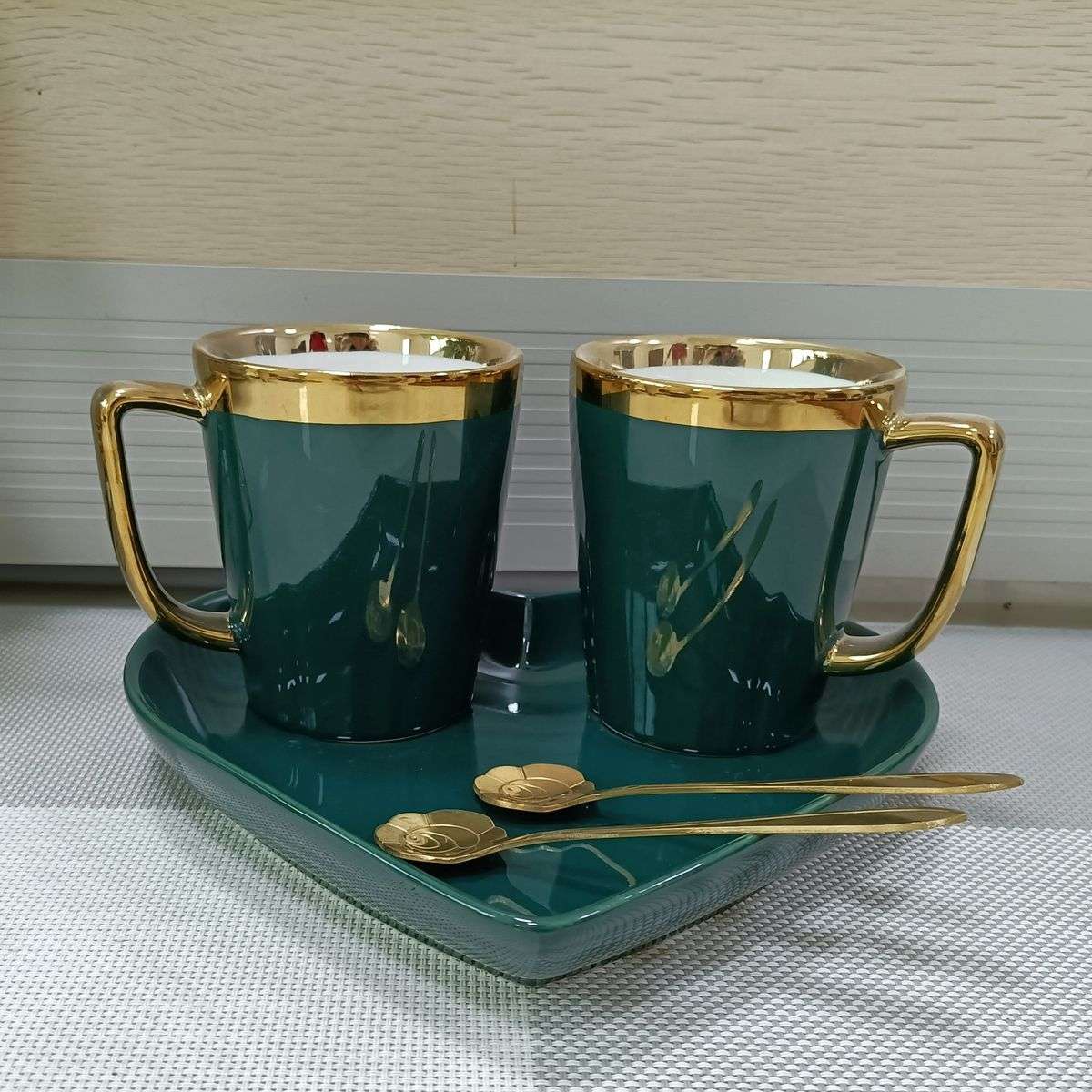 Elegant King 5-Piece Round Shape Tea and Coffee Mug Set - Emerald (Display Model)(No Plate)