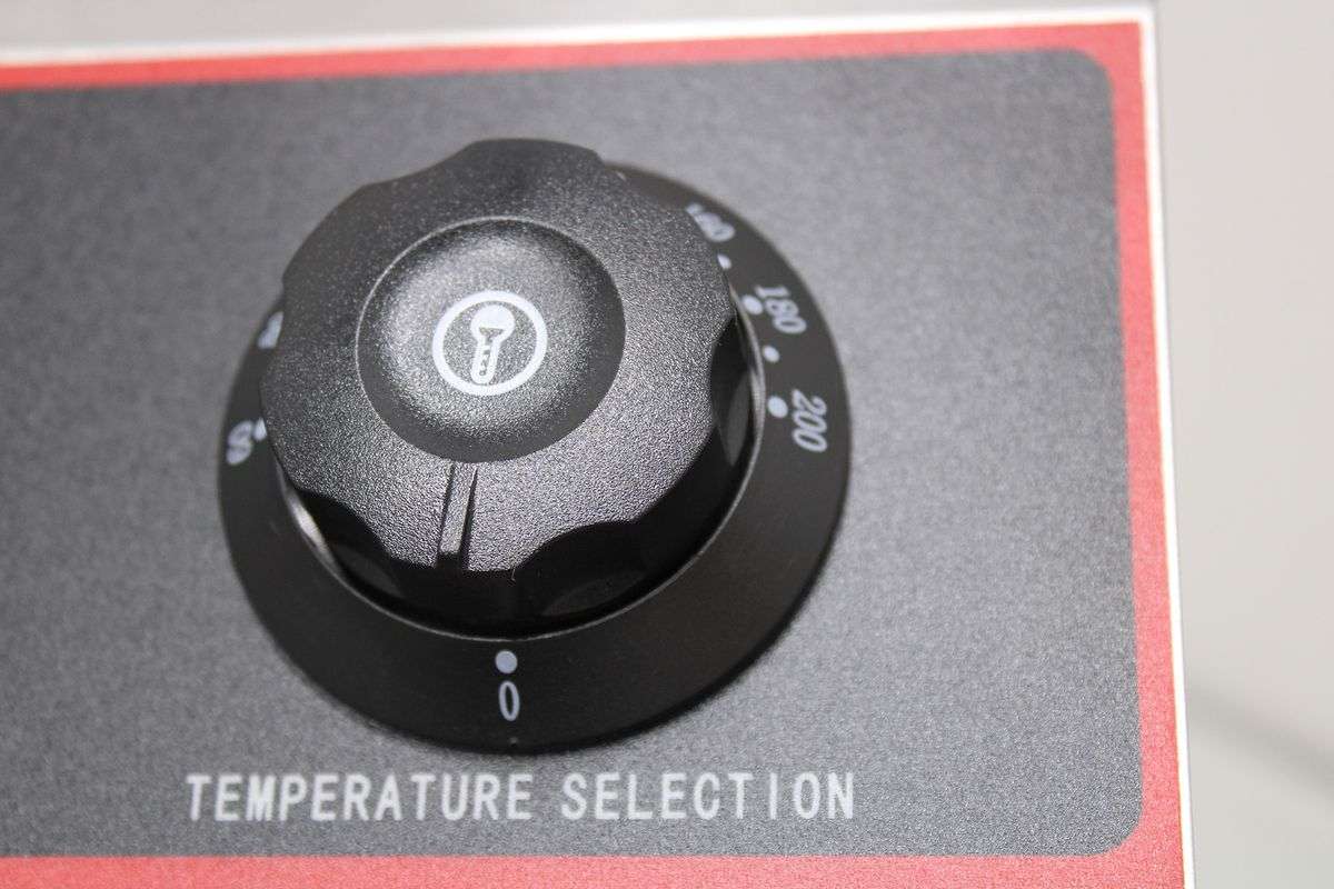 6 Liter 2500W Single Tank Stainless Steel Deep Fryer (PLEASE READ DESCRIPTION)