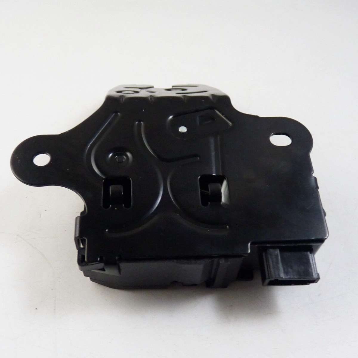 Trunk Lid Latch for Verano Sonic Malibu Cruze Camaro Buick Verano LaCrosse New