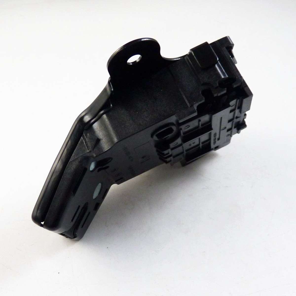 Trunk Lid Latch for Verano Sonic Malibu Cruze Camaro Buick Verano LaCrosse New