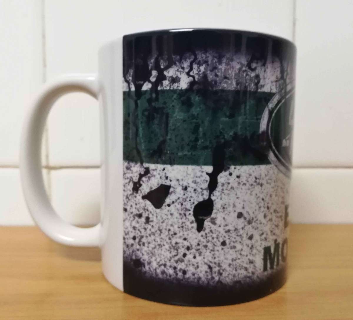 Messy oil can Coffee mug Land Rover White