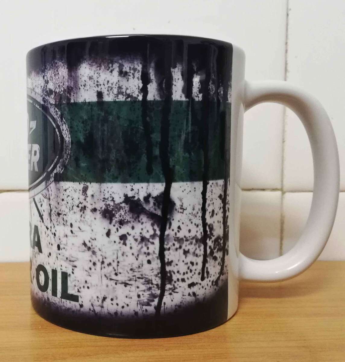 Messy oil can Coffee mug Land Rover White