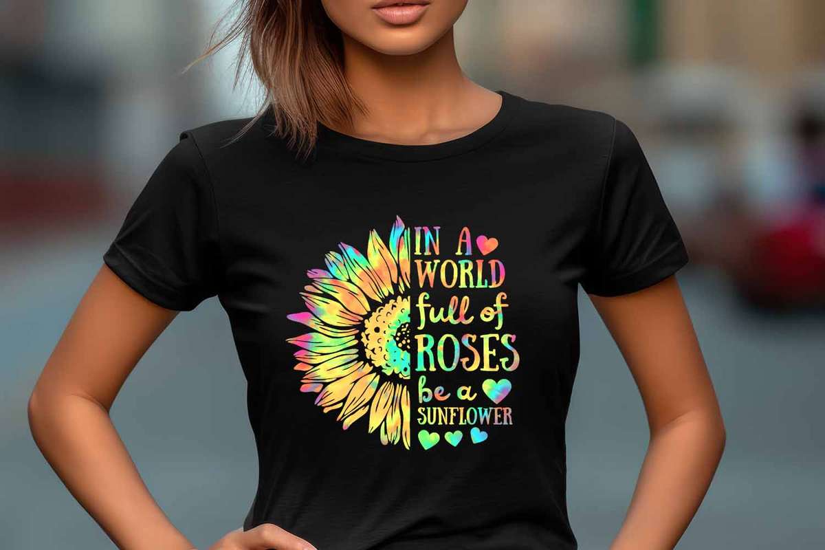 In a world full of roses T-shirt