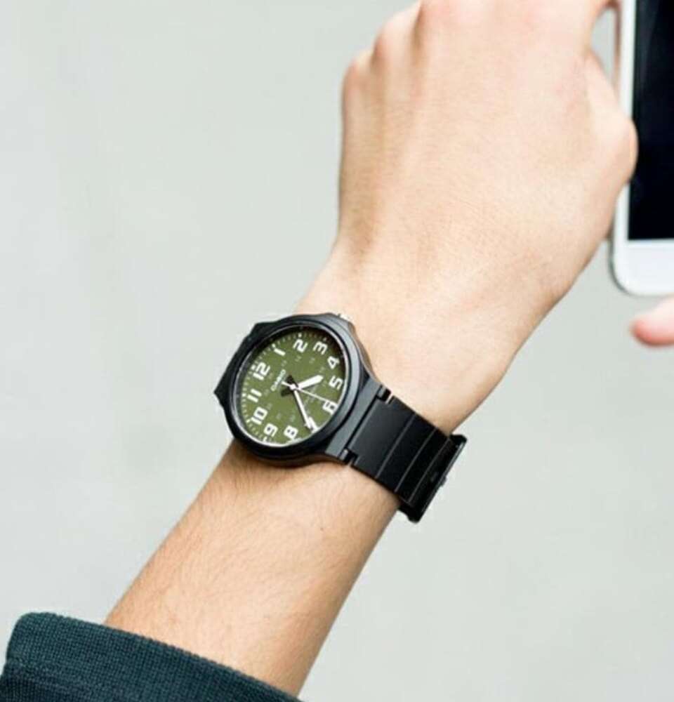 Casio Classic Quartz Easy Reader Watch with Resin Strap, Black (Model: MW-240-1BVCF)