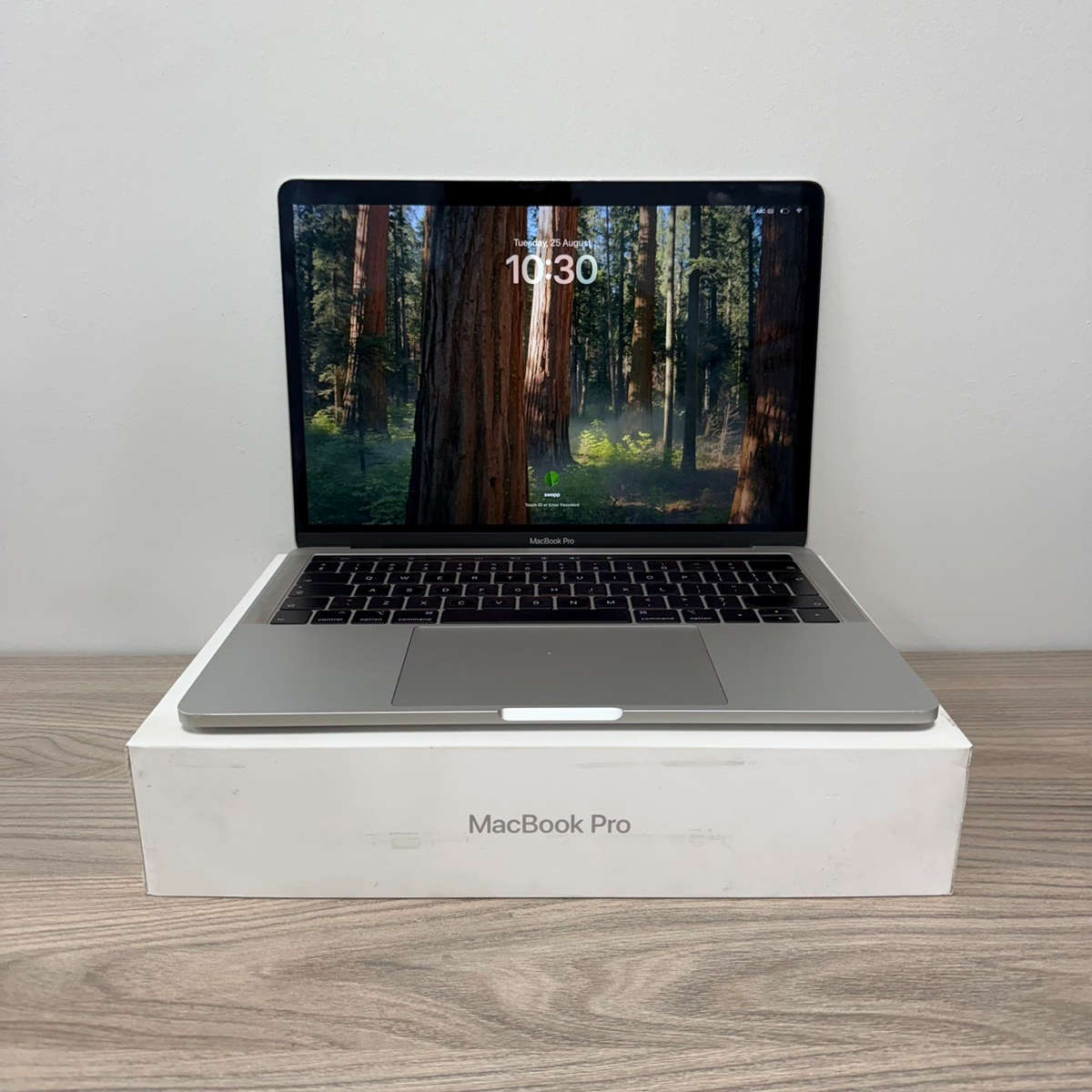 Macbook Pro 13-inch 2018 | 2,3GHz intel core i5 | 8GB | 256GB | Silver