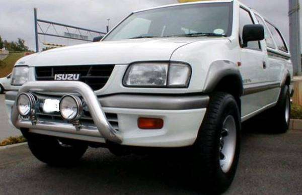 2002 2003 2004 ISUZU KB140 02-04 Headlamp / HeadLight Front Passenger Side CRYSTAL