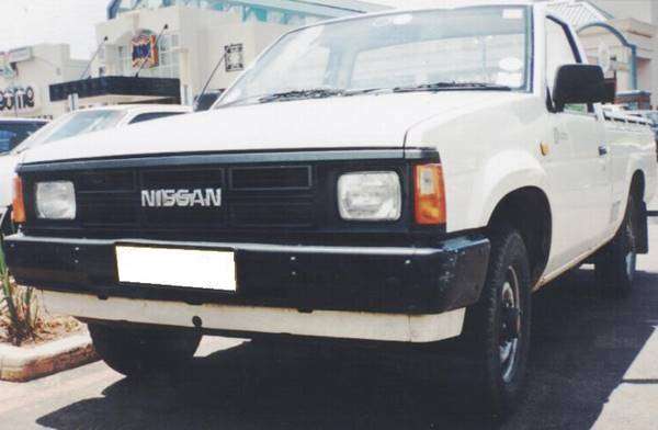 86 NISSAN 1TONNER D21 TAIL LAMP RH ( Right Hand Side )