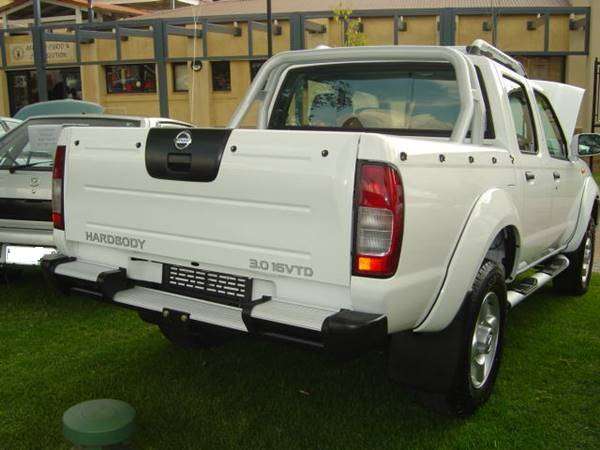 2003- NISSAN HARDBODY WOLF 03- Grille Grill CHR-GREY 4WD