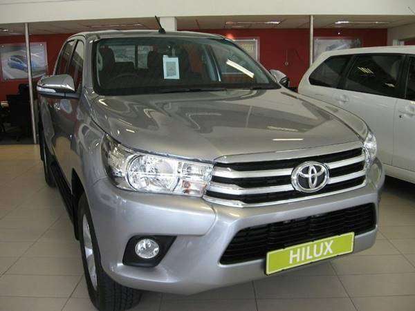 2016- TOYOTA HILUX 2016- Headlamp / HeadLight Front Passenger Side Chrome"E"