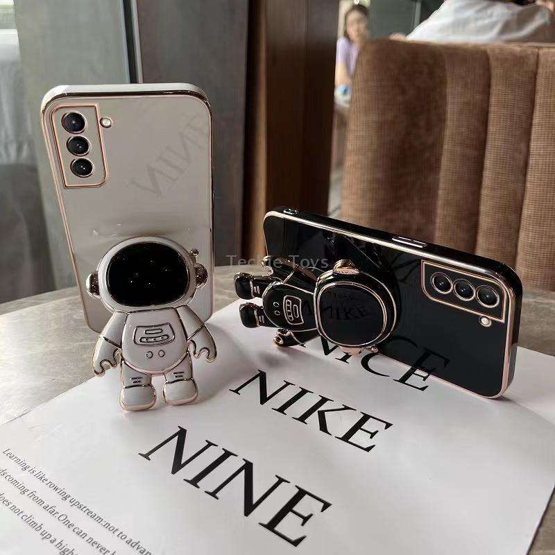 For Samsung Galaxy A33 5G Plating Astronaut Holder Phone Case(Black)