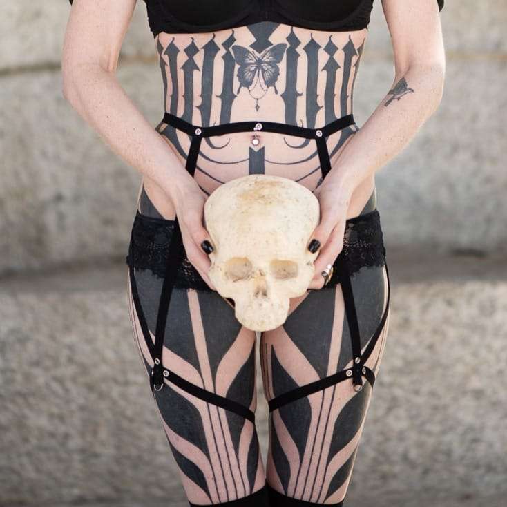 Phase suspender garter belt