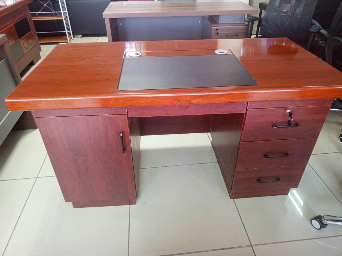 QandAHome Executive Mahogany 1.4m Office Table