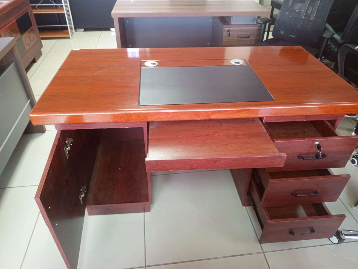 QandAHome Executive Mahogany 1.4m Office Table
