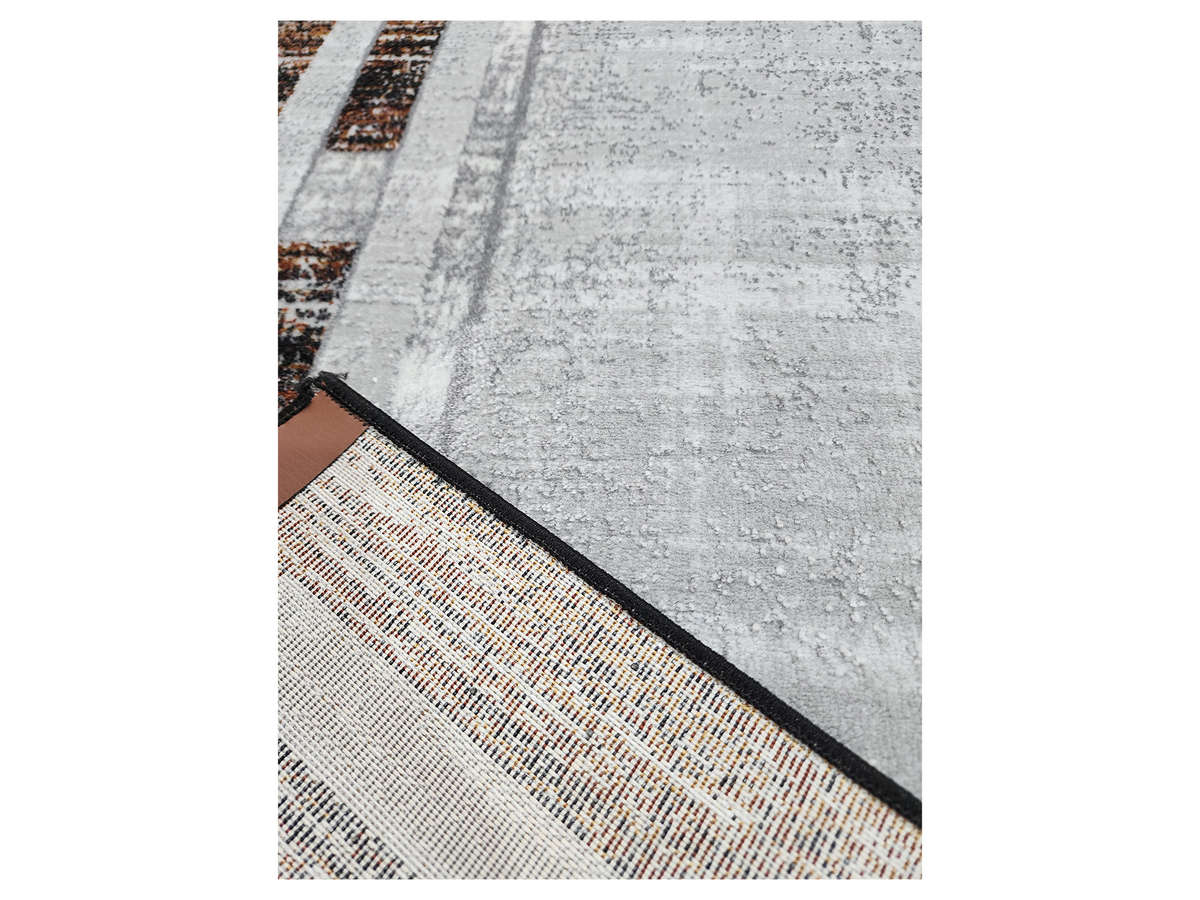 Beautiful Machine Made Carpet 140 X 80 CM
