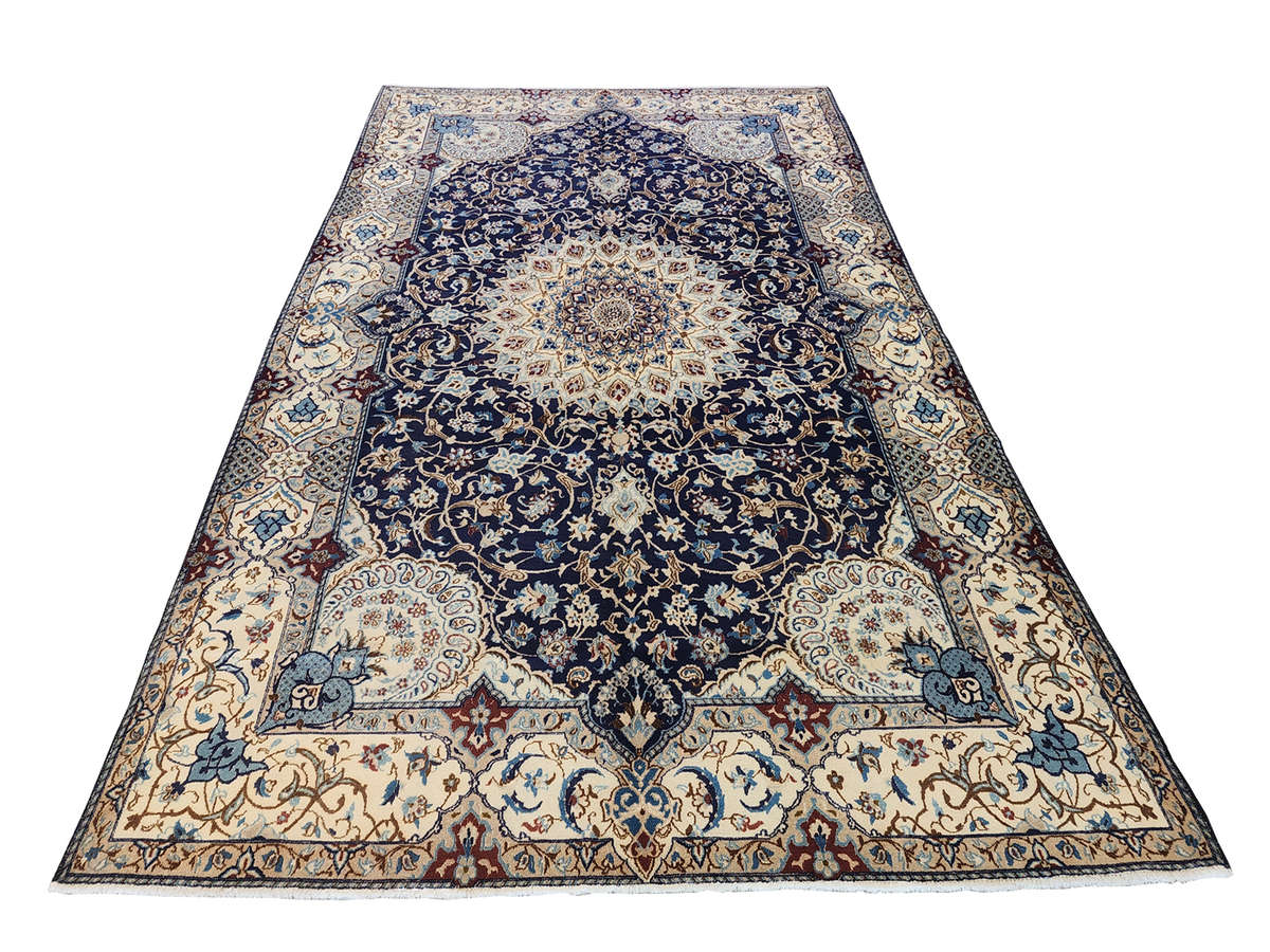 Stunning Second Hand Persian Nain Carpet 318 x 207 CM