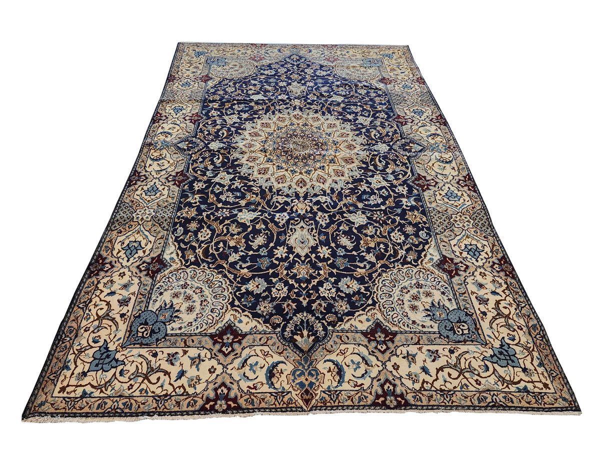 Stunning Second Hand Persian Nain Carpet 318 x 207 CM