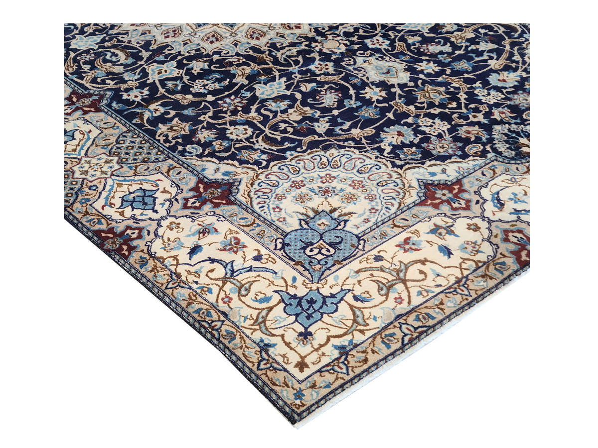 Stunning Second Hand Persian Nain Carpet 318 x 207 CM