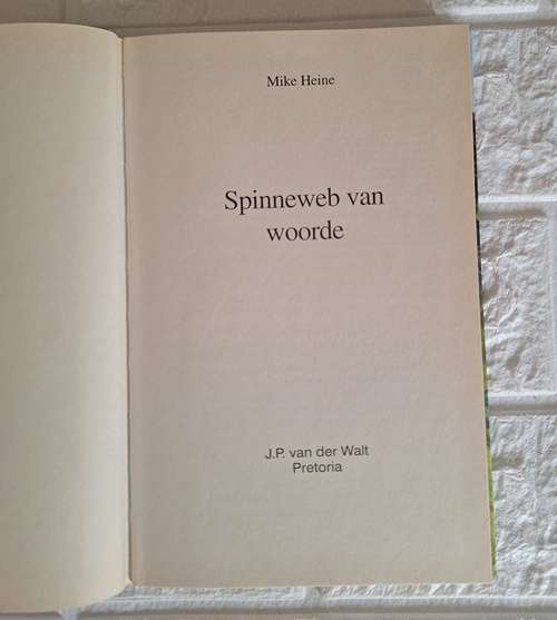 Spinneweb van woorde - Mike Heine