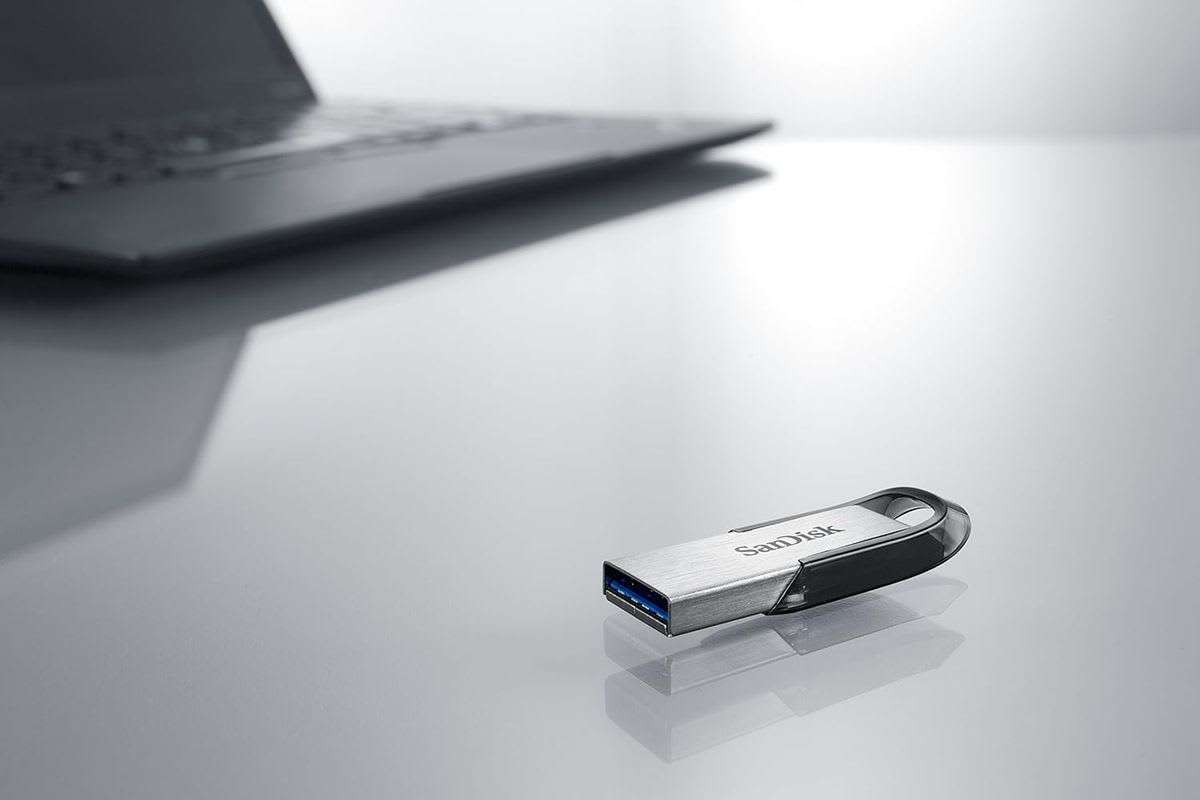 SanDisk Ultra Flair 64GB USB 3.0 Flash Drive SDCZ73064GG46