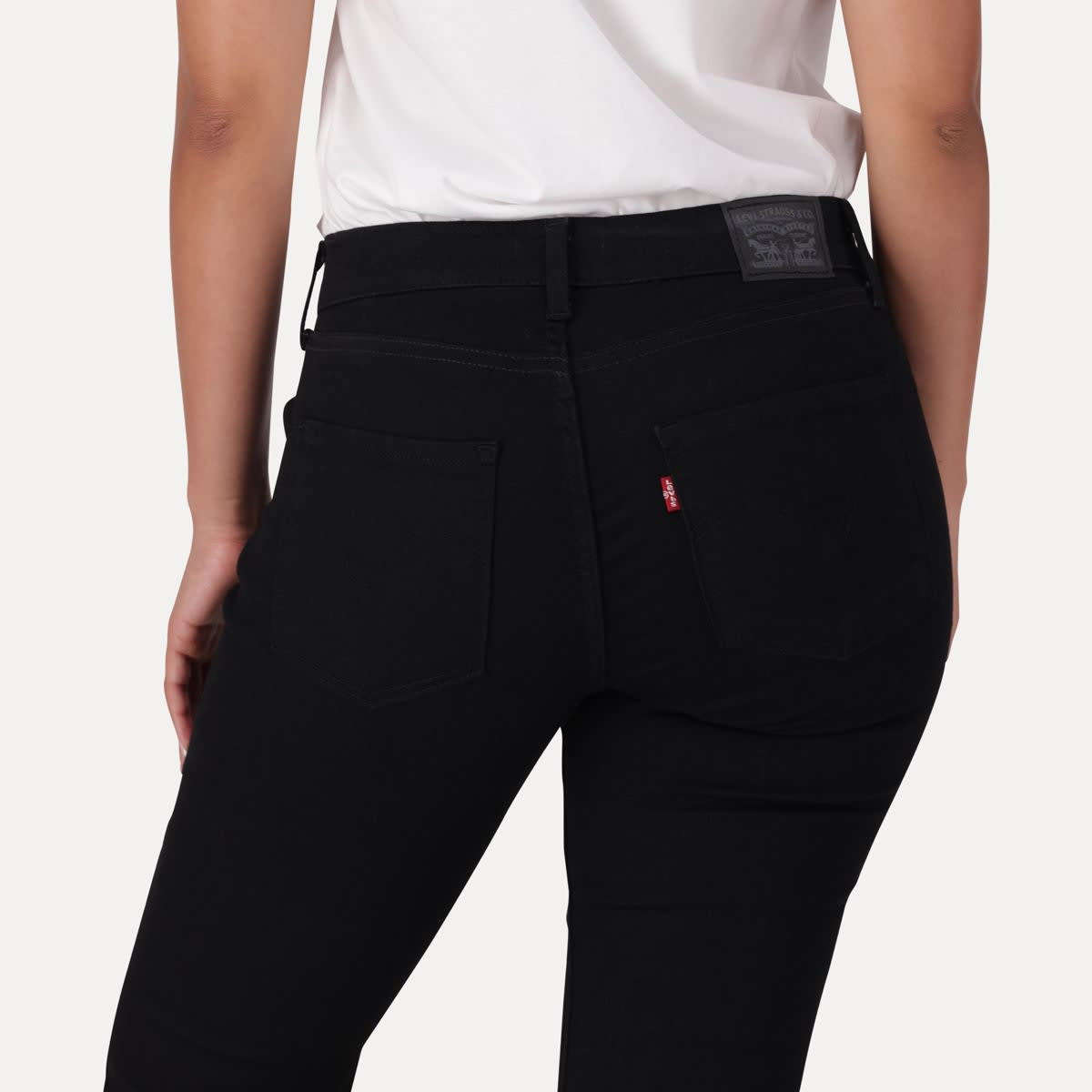 Levi'SA Women's Curvy Flare Jeans Black Saturation
