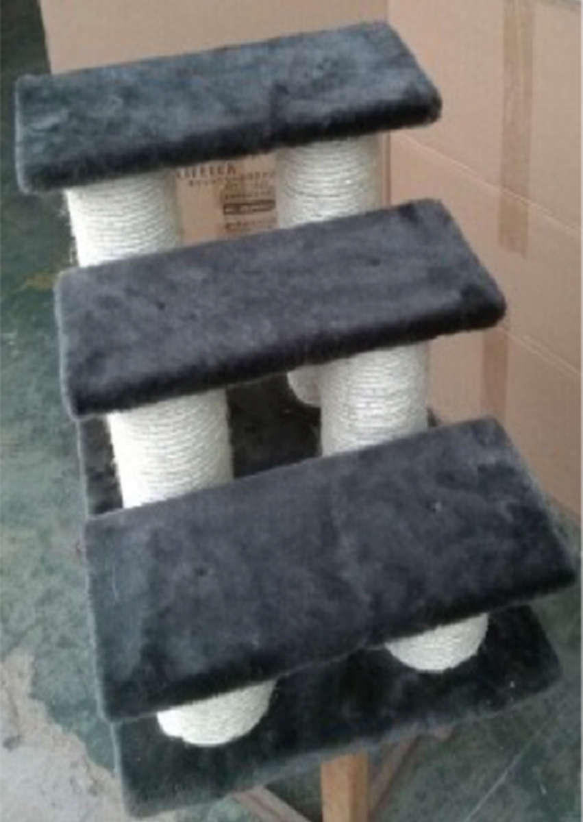 Rex-Pet Sratcher -3 layer staircase.