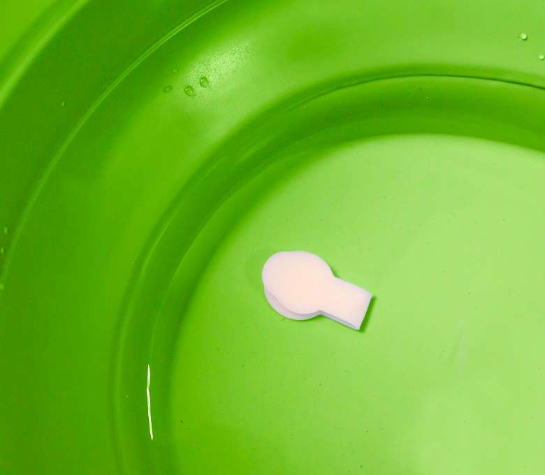 Nuovo - Folding Bath Temp Plug - Green