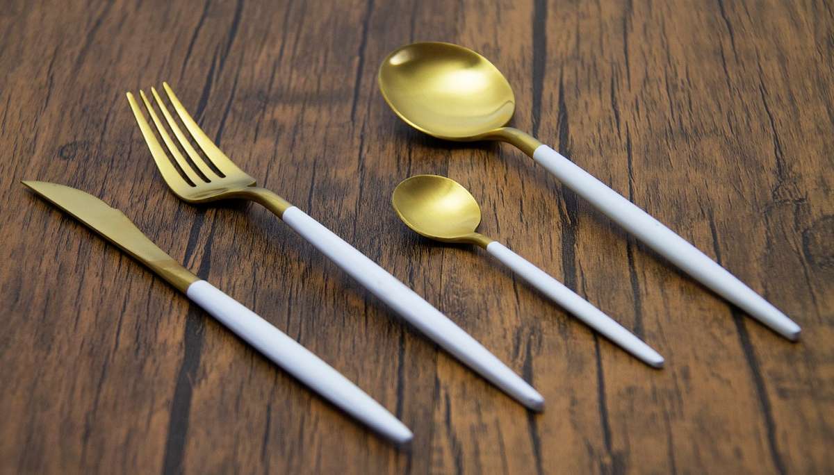 Finery - Cutlery Set 4pc - Gold/White