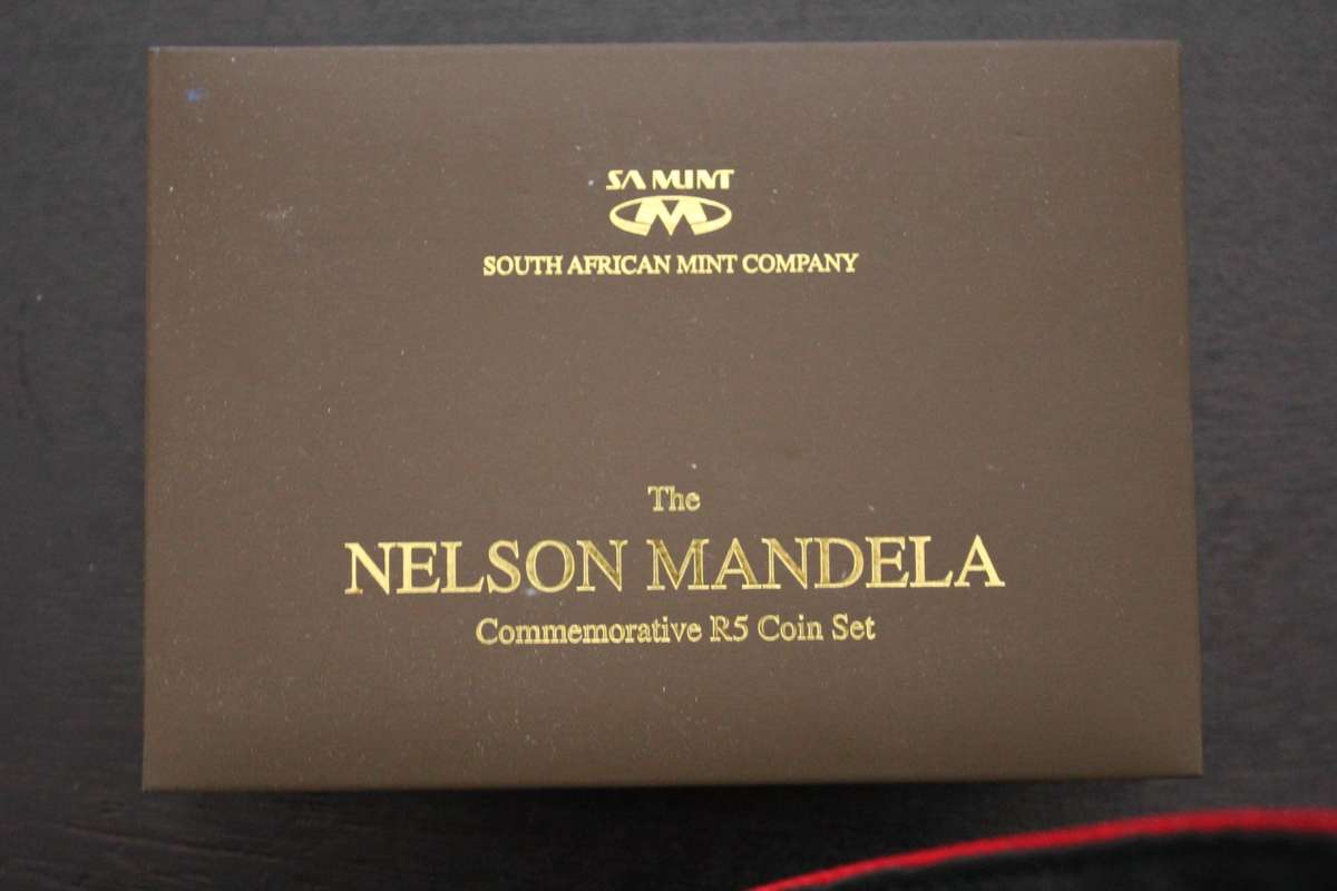 *** 20 x empty commemorative R5 coin boxes *** 20 available