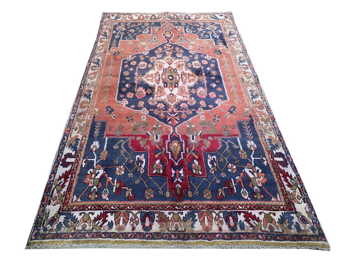 Beautiful Persian Hamadan Carpet - 300 x 195 CM
