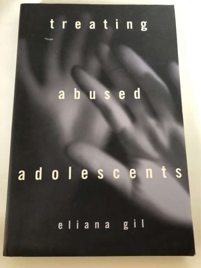 Treating Abused Adolescents - Eliana Gil