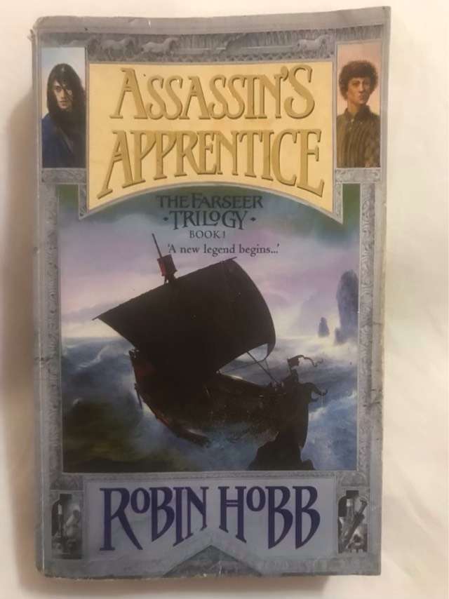 Assassin's Apprentice - Robin Hobb