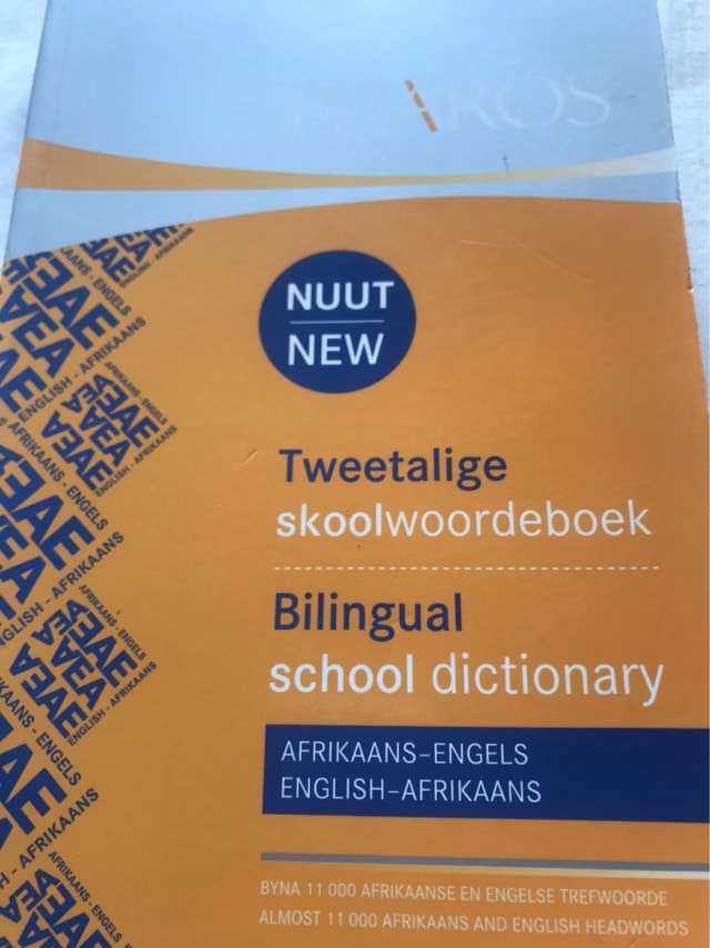 Pharos tweetalinge skoolwoordeboek = Pharos bilingual school dictionary. - Pharos