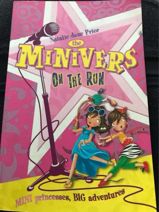 The Minivers On The Run - Natalie Jane Prior