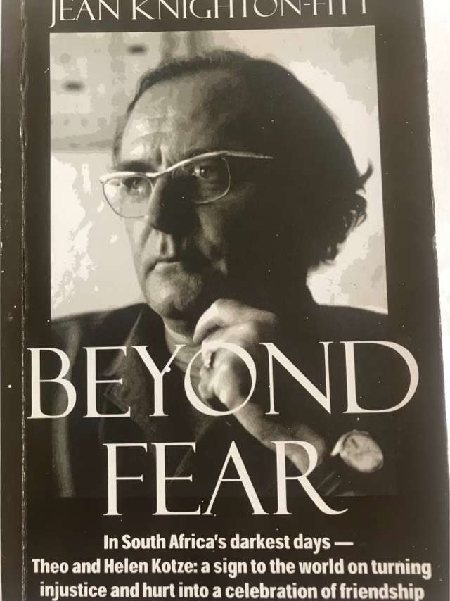 Hard Road to Glory - Chris Chivers