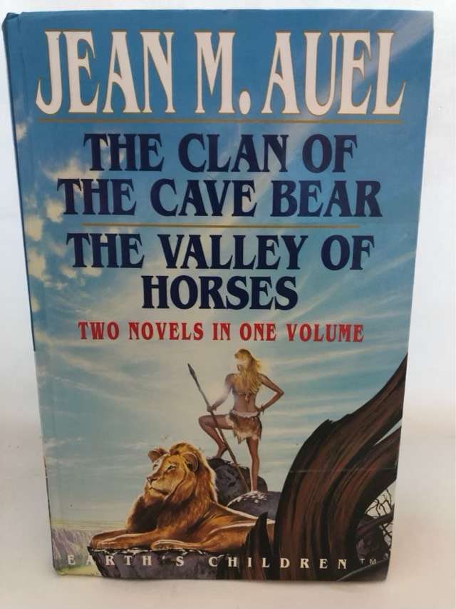 The Clan of the Cave Bear ; The Valley of the Horses - Jean M. Auel