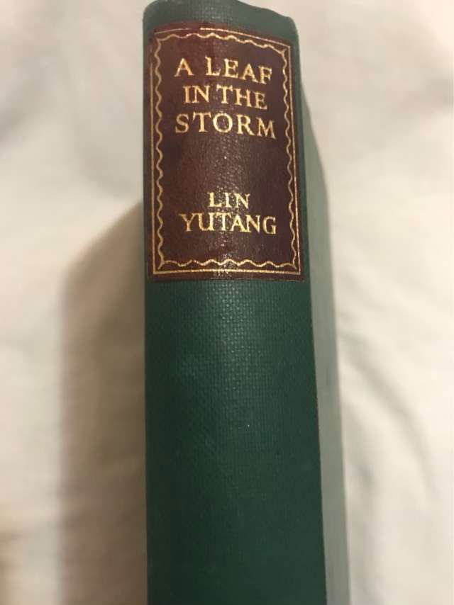 A Leaf in the Storm - Lin Yutang