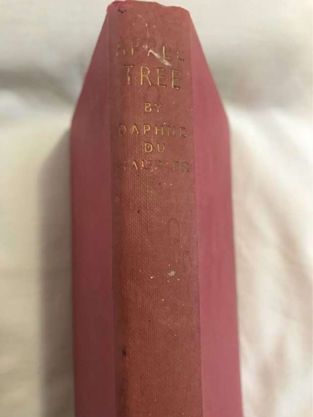 The Apple Tree - Daphne Du Maurier
